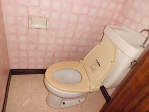 須賀川市 トイレリフォームビフォー写真